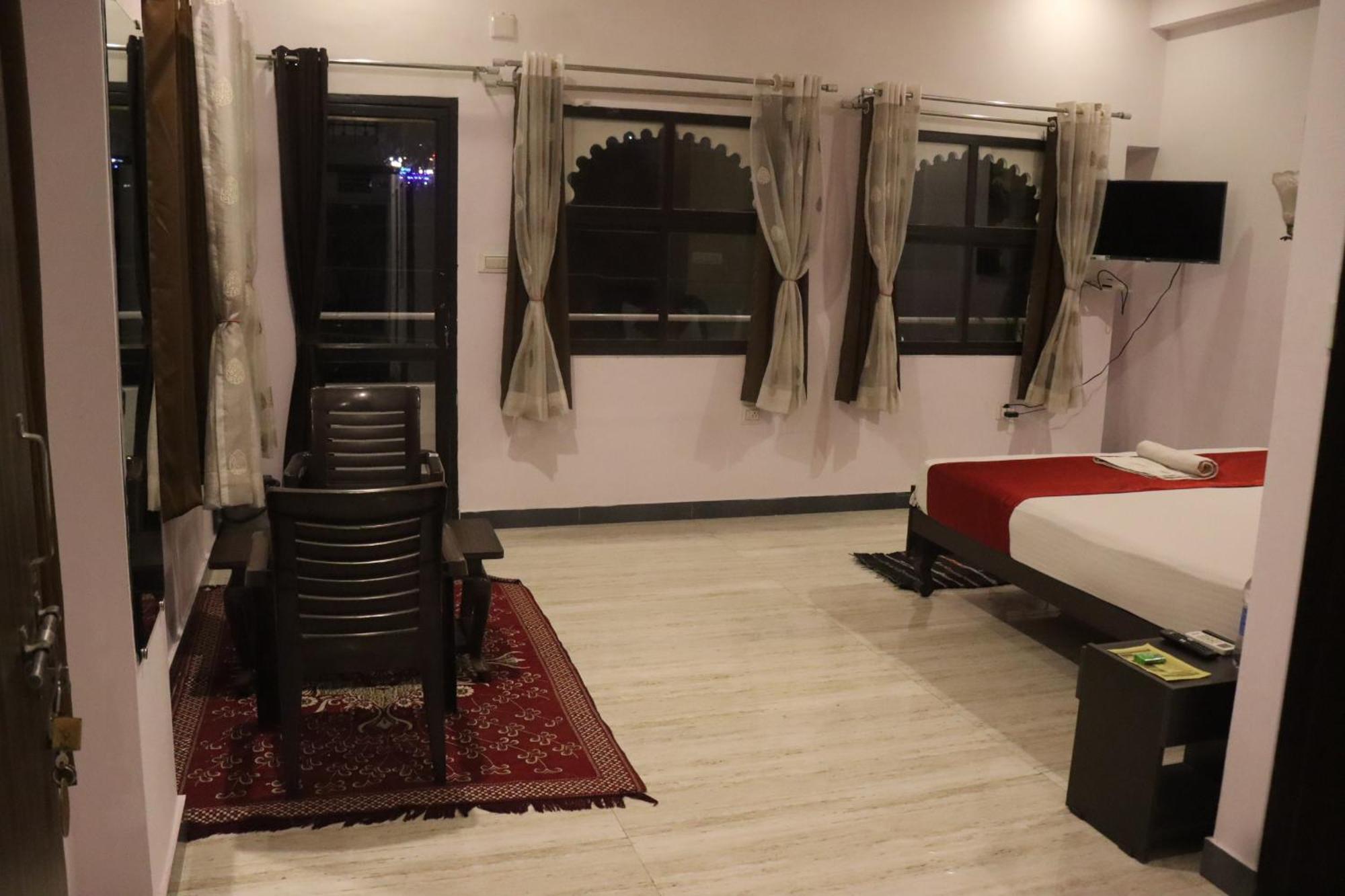Hotel Shiv Palace Udaipur Quarto foto
